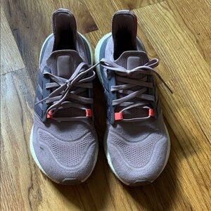 Women’s Adidas Ultraboost 22 Mauve Purple